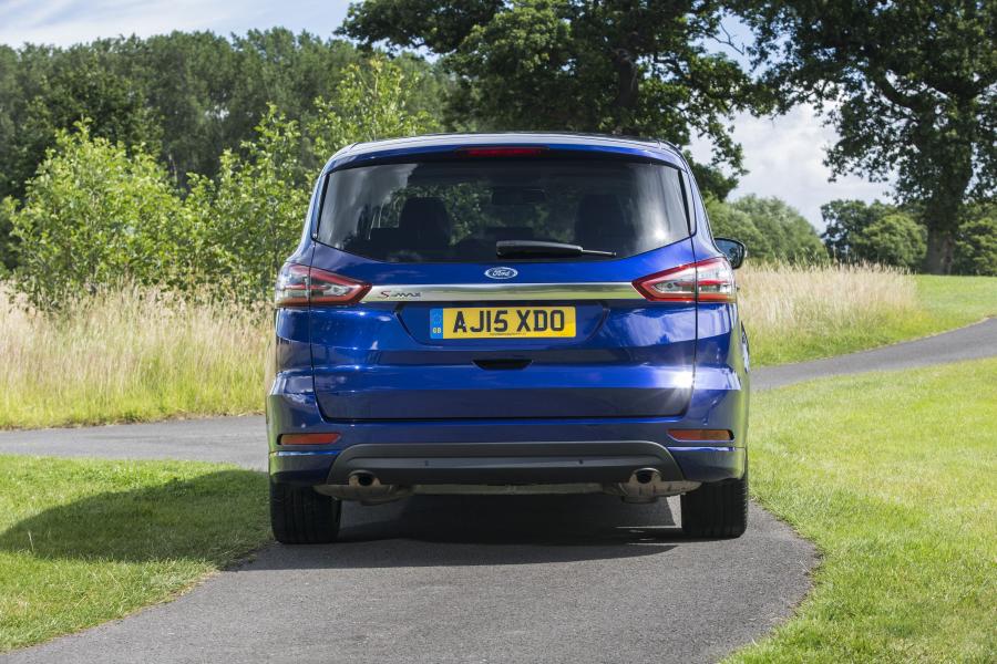  Ford S-Max 2015 года  (UK) (фото 3 из 10)